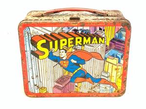 lot 8 image: 1967 Superman Metal Lunch Box