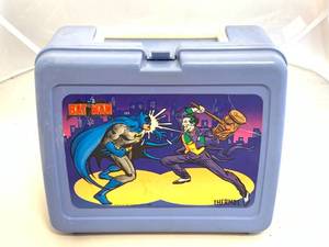lot 11 image: 1982 Batman Joker Plastic Lunchbox