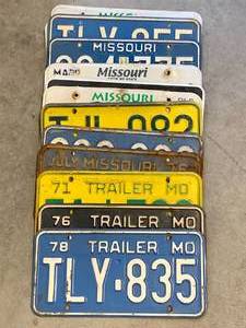 lot 26 image: Lot of 14 Missouri License Plates