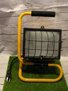 lot 29 image: Halogen Work Light Very Bright