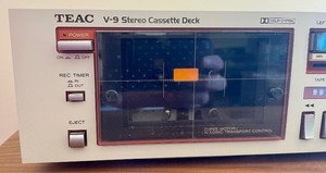 lot 14 image: TEAC V-9 Stereo Cassette Deck