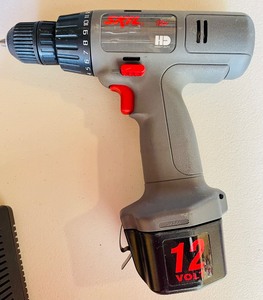 lot 33 image: Skil 12 Volt Heavy Duty Drill with Case