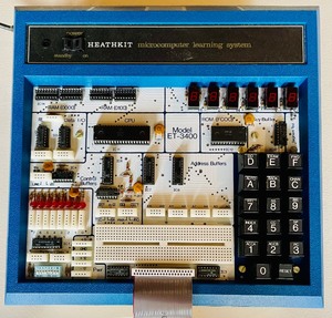 lot 32 image: Vintage Heathkit Microcomputer Learning System, Heathkit Memory IO Accessory and Manuals