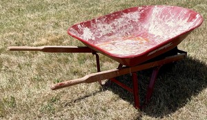 lot 36 image: True Temper Wheel Barrow