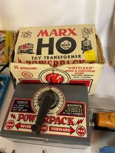lot 79 image: Assorted Vintage Train Accessories