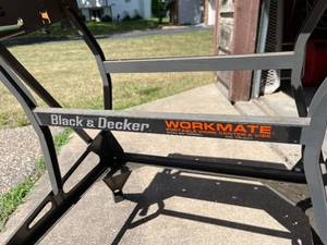 lot 83 image: Black and Decker Workmate and Vise Model 79-001