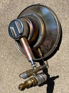 lot 100 image: Sunflower Style Propane Heater