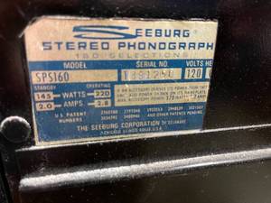 lot 1 image: Seeburg Stereo Phonograph Juke Box Model SPS160