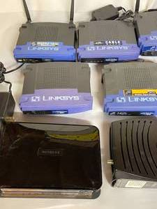 lot 104 image: Assorted Electronic Components