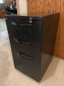 lot 112 image: 3 Drawer Metal File Cabinet With Keys