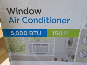 BLACKDECKER 5000 BTU Window Air Co...