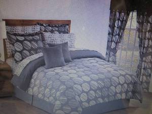 Eclipse 20-Pc. Bedroom Set - Queen ...
