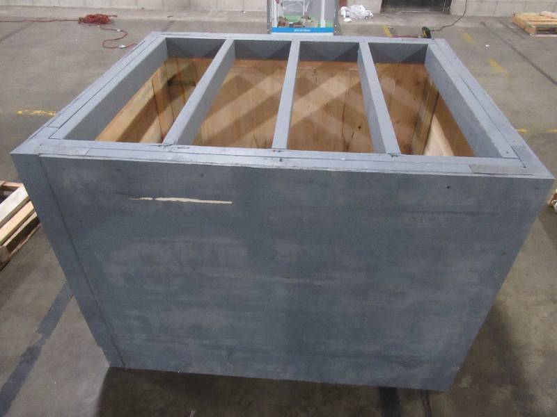 lot 117 image: Pallet Sized Display for vertical Items, carpet, brooms, shovels etc...