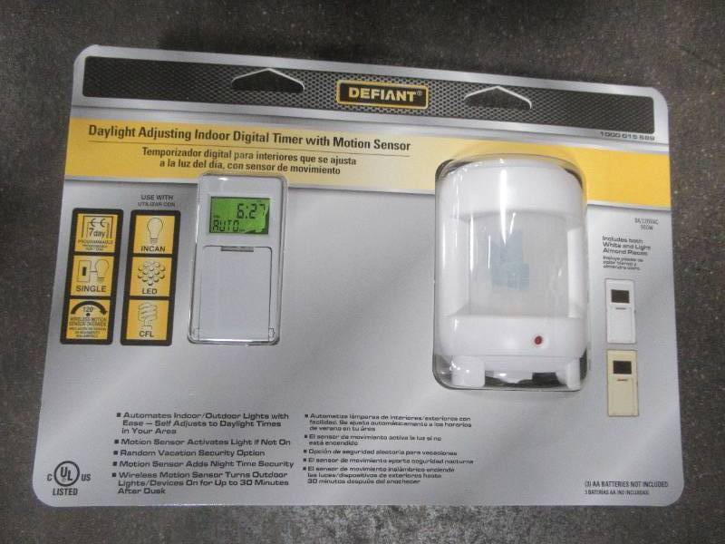 lot 230 image: Defiant (Case of 3 sets Brand new) SunSmart 8 Amp In-Wall Digital Timers, 49820 - NEW