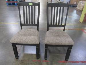 lot 136 image: Signature Design By Ashley Tyler Creek Dining Room Chair (Set of 2), D736-01 - Store Displays.