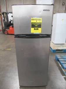 lot 177 image: Thomson 7.5 cu. ft. Top-Freezer Refrigerator, TFR725 - SLIGHTLY USED SCRATCH AND DENT. - WORKS