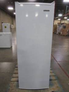 lot 193 image: Thomson Upright Freezer 6.5 cu. ft., TFRF690 - SLIGHTLY USED SCRATCH AND DENT - WORKS