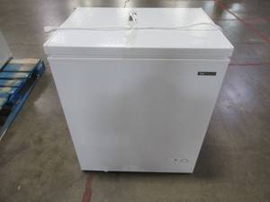 lot 197 image: Thomson Chest Freezer (5.0 cu. ft.),  TFRF520 - SLIGHTLY USED SCRATCH AND DENT - WORKS