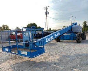 lot 480 image: 2005 Genie S-80 Boom Lift