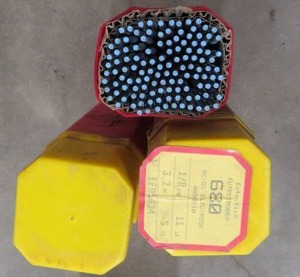 lot 17 image: 3 CONTAINERS OF 680 WELDING RODS
