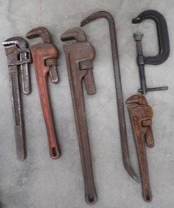lot 83 image: MISC LARGE TOOLS