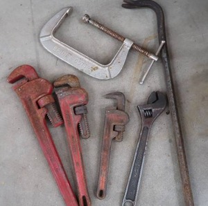 lot 92 image: MISC LARGE TOOLS