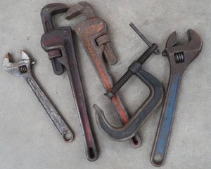 lot 93 image: MISC LARGE TOOLS