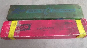 lot 58 image: 2 BOXES OF GOUGING RODS ARCAIR & LINDE