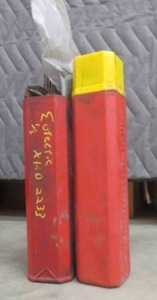 lot 61 image: 2 CONTAINERS OF EOTECTIC XHO 2233 ELDING RODS