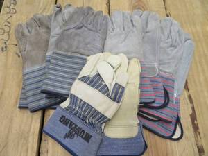 lot 98 image: 5 PAIRS OF WELDING GLOVES NEW OR ALMOST NEW
