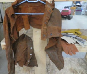 lot 106 image: ANCHOR BRAND WELDING SLEEVES & ODDBALL GLOVES
