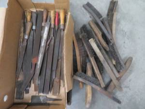 lot 115 image: HUGE LOT LARGE FILES AND WIRE BRUSHES