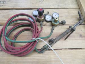 lot 118 image: GAUGES, HOSES, TORCH