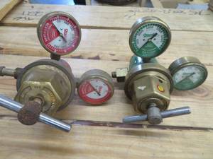 lot 120 image: OXWELD GAUGES