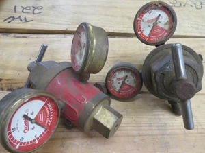 lot 121 image: OXWELD GAUGES