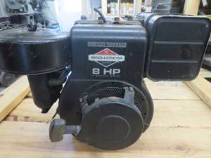 lot 128 image: BRIGGS & STRATTON 4 CYCLE ENGINE