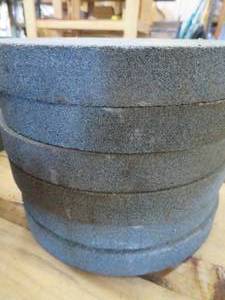 lot 131 image: 6 GRINDING WHEELS LOOKS NEW