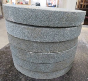 lot 132 image: 6 GRINDING WHEELS LOOK NEW