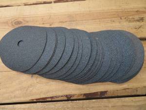 lot 162 image: STACK OF NEW  T09D ABRASIVES