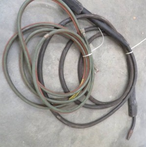 lot 194 image: 1 MIG  WIRE FEED CABLES & GUNS & TWIN WELD HOSE