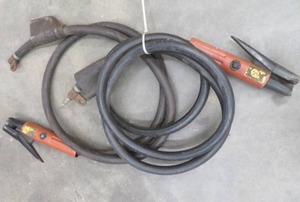 lot 195 image: 2 ARCAIR GUNS WITH CABLES