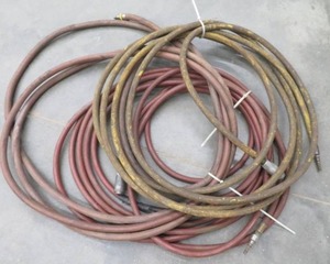lot 204 image: 3 AIR HOSES