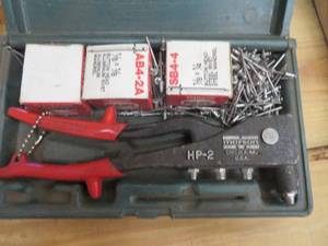 lot 213 image: MARSON RIVETS KIT AND EXTRA RIVET GUN