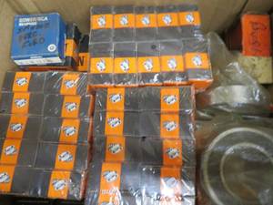 lot 226 image: BOX OF MISC BEARINGS NEW