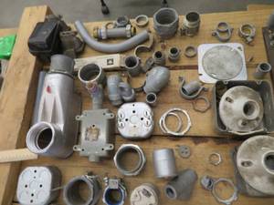 lot 230 image: BOX OF MISC. ELECTRICAL