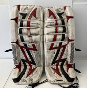 lot 6 image: Vaughn Velocity T200 Goalie Pads 28
