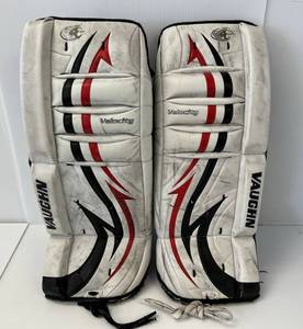lot 7 image: Vaughn Velocity 7100 Goalie Pads 24