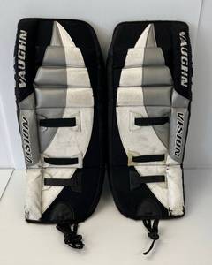 lot 8 image: Vaughn Vision 400 Goalie Pads 24