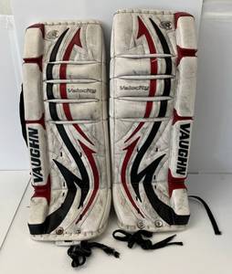 lot 9 image: Vaughn Velocity Goalie Pads 7250 28