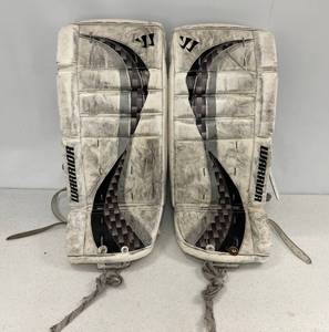 lot 20 image: Warrior Swagger Goalie Pads 25